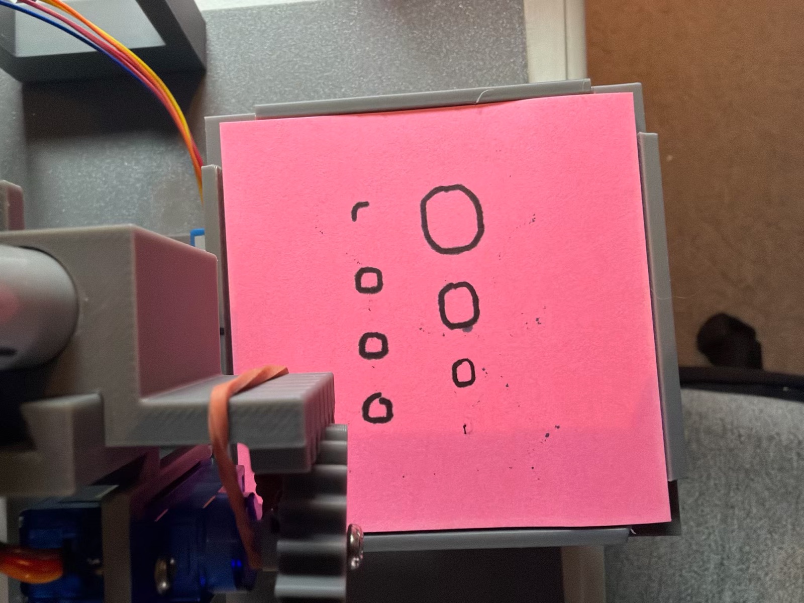 Backlash test at 0.5 / 0.5: rounded squares, the first circle dry